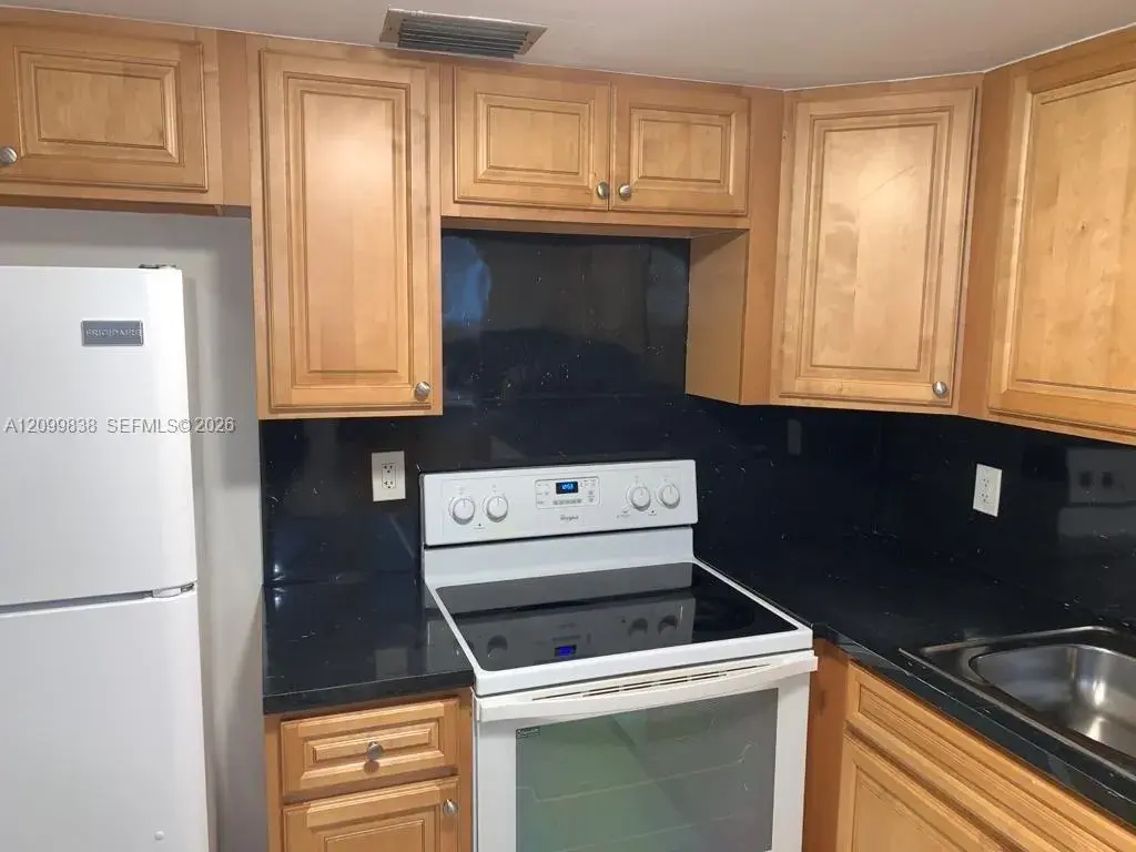 2525 Polk St # 3, Hollywood FL 33020