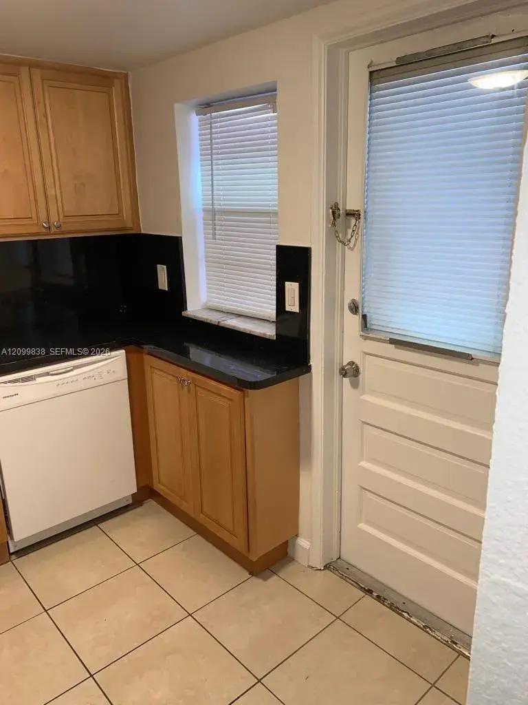 2525 Polk St # 3, Hollywood FL 33020