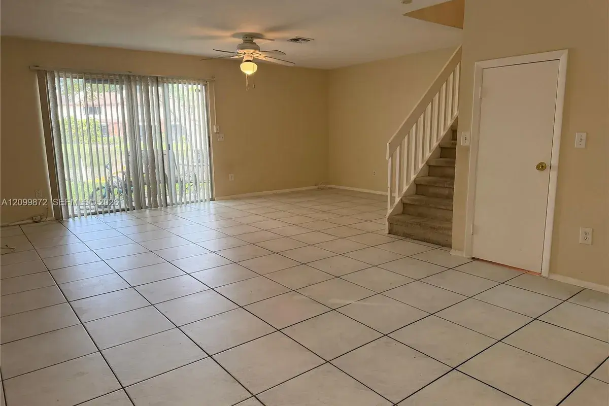 1209 Sussex Dr, North Lauderdale FL 33068