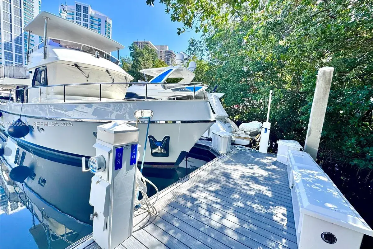 3575 Mystic Pointe Dr Slip #110, Aventura FL 33180