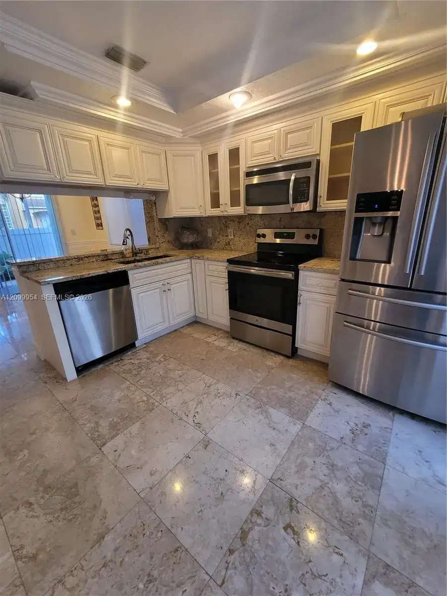 12060 NW 13th St, Pembroke Pines FL 33026 photo 2