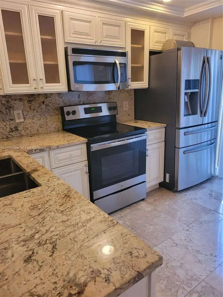 12060 NW 13th St, Pembroke Pines FL 33026 photo 3
