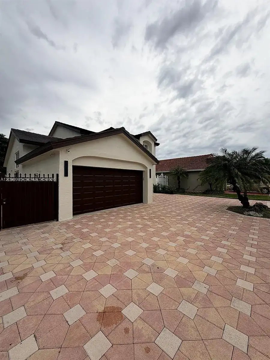 9030 SW 143rd Ave, Miami FL 33186 photo 2