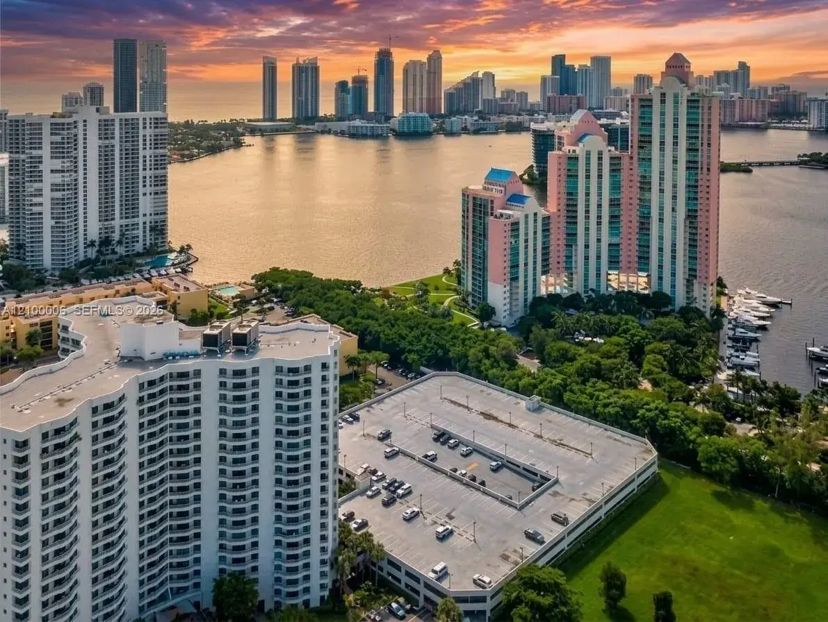 3300 NE 192nd St # 1612, Aventura FL 33180