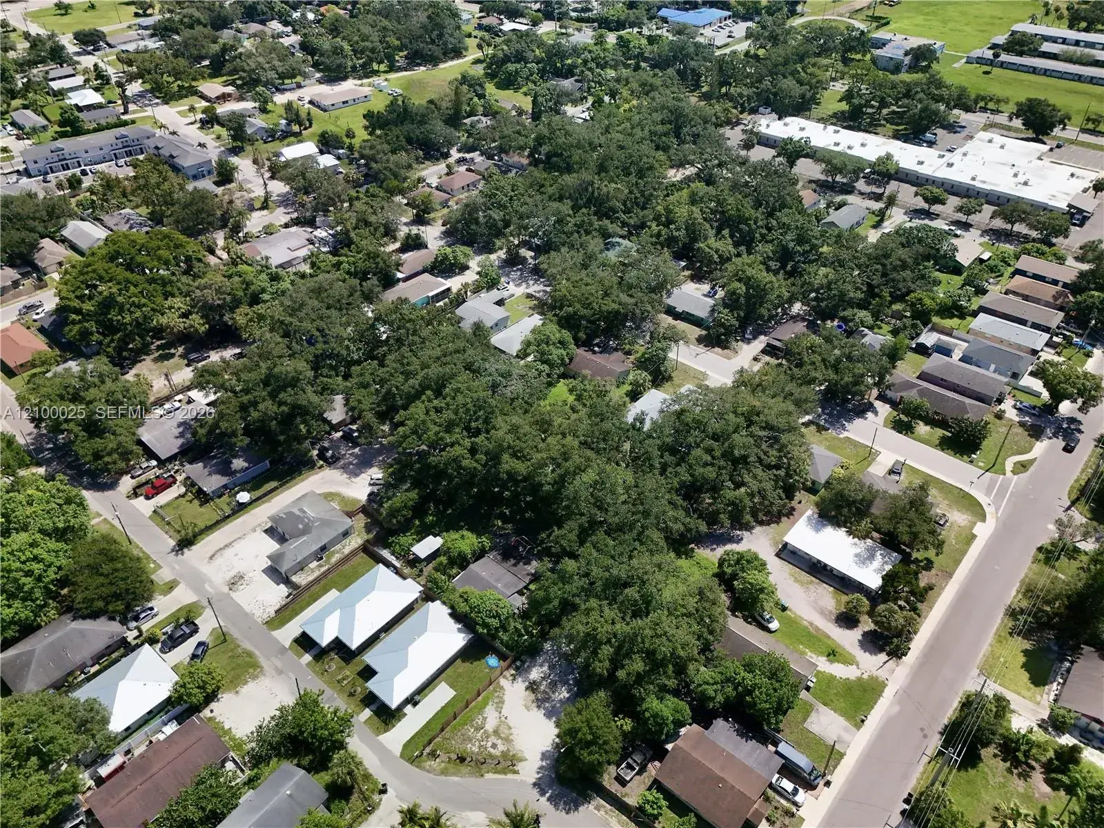 1009 4TH ST E, Bradenton FL 34208
