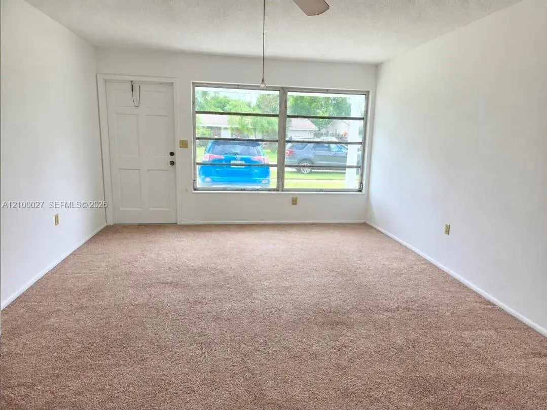 6421 NW 26th St, Sunrise FL 33313