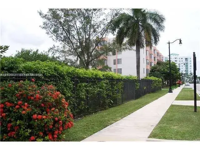 220 180 Dr, Sunny Isles Beach FL 33160