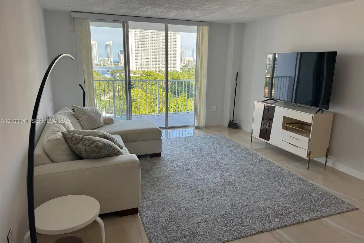 2851 NE 183rd St # 1409E, Aventura FL 33160