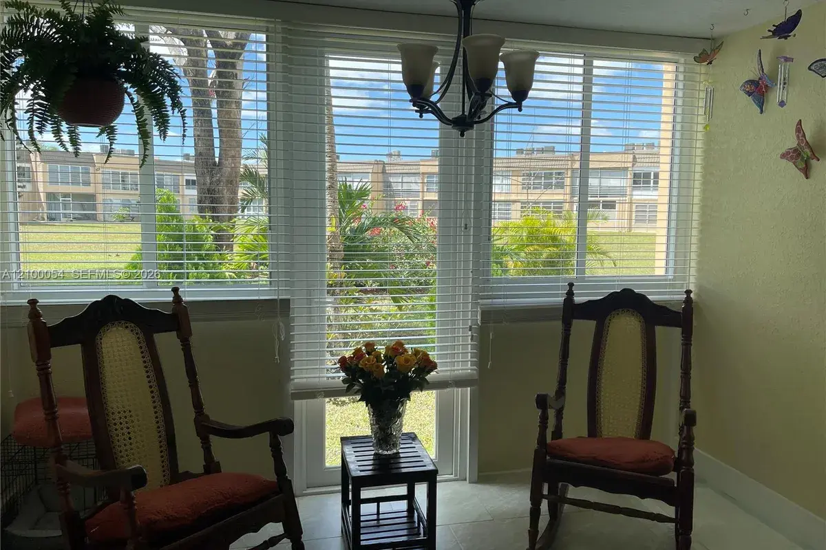 9041 Sunrise Lakes Blvd # 108, Sunrise FL 33322