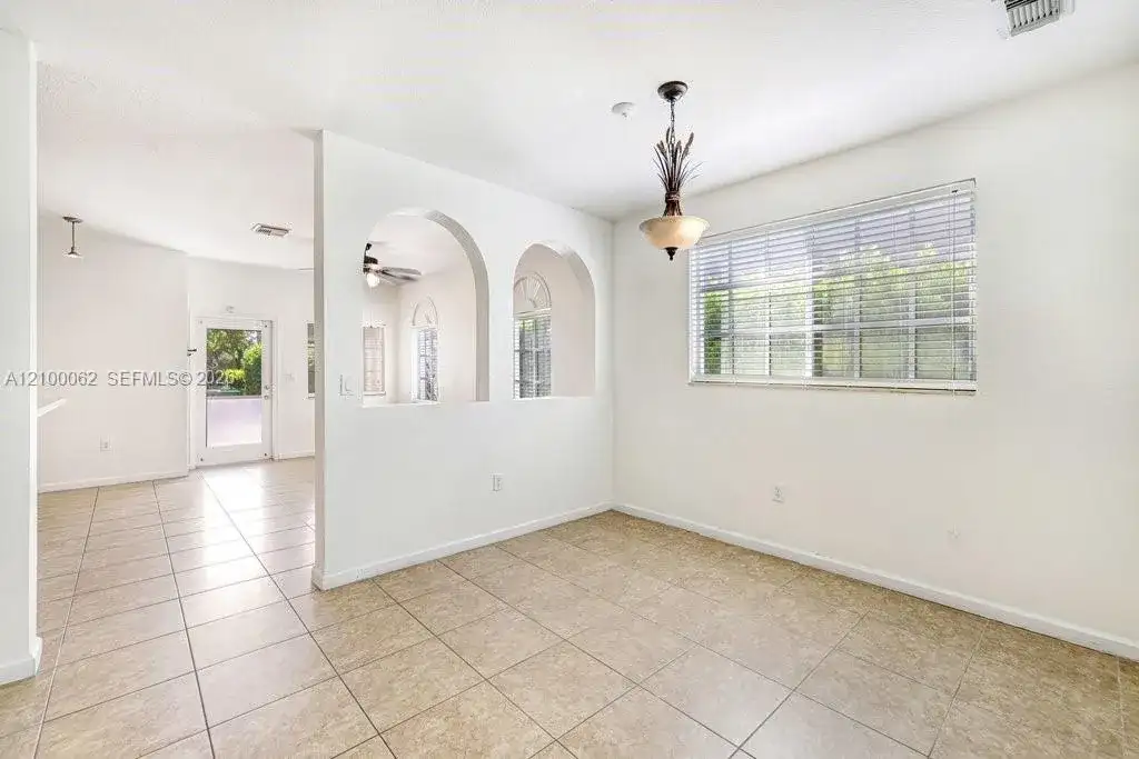 27261 SW 142nd Ave, Homestead FL 33032 photo 2
