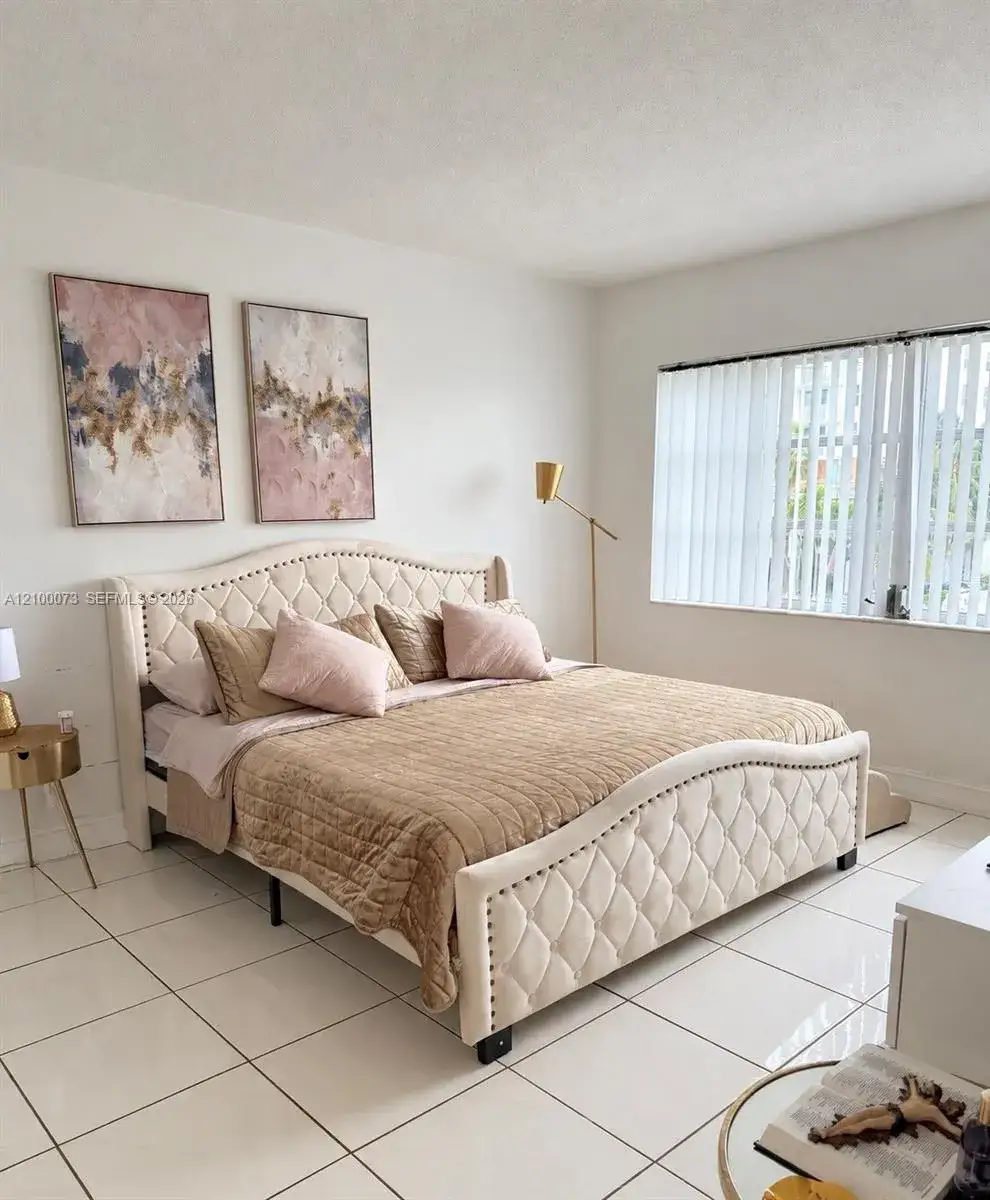 440 Paradise Isle Blvd # 306, Hallandale Beach FL 33009