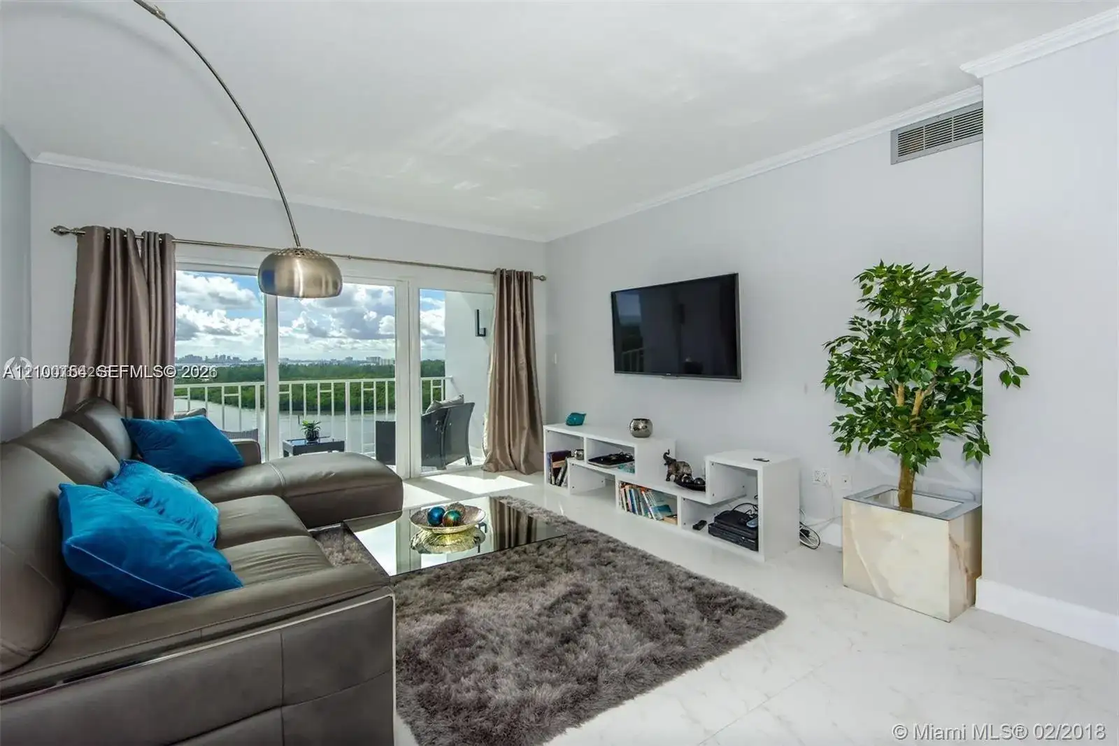 300 Bayview Dr # 1102, Sunny Isles Beach FL 33160 photo 2
