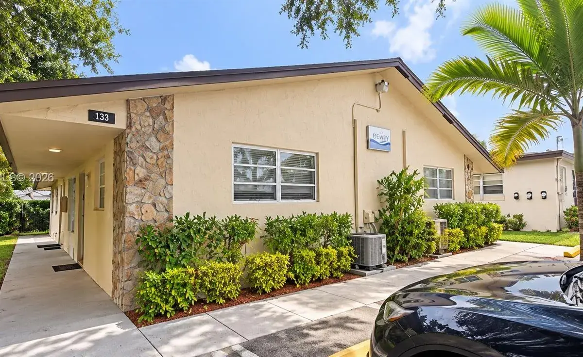 130 SE 10th St # 130, Hallandale Beach FL 33009
