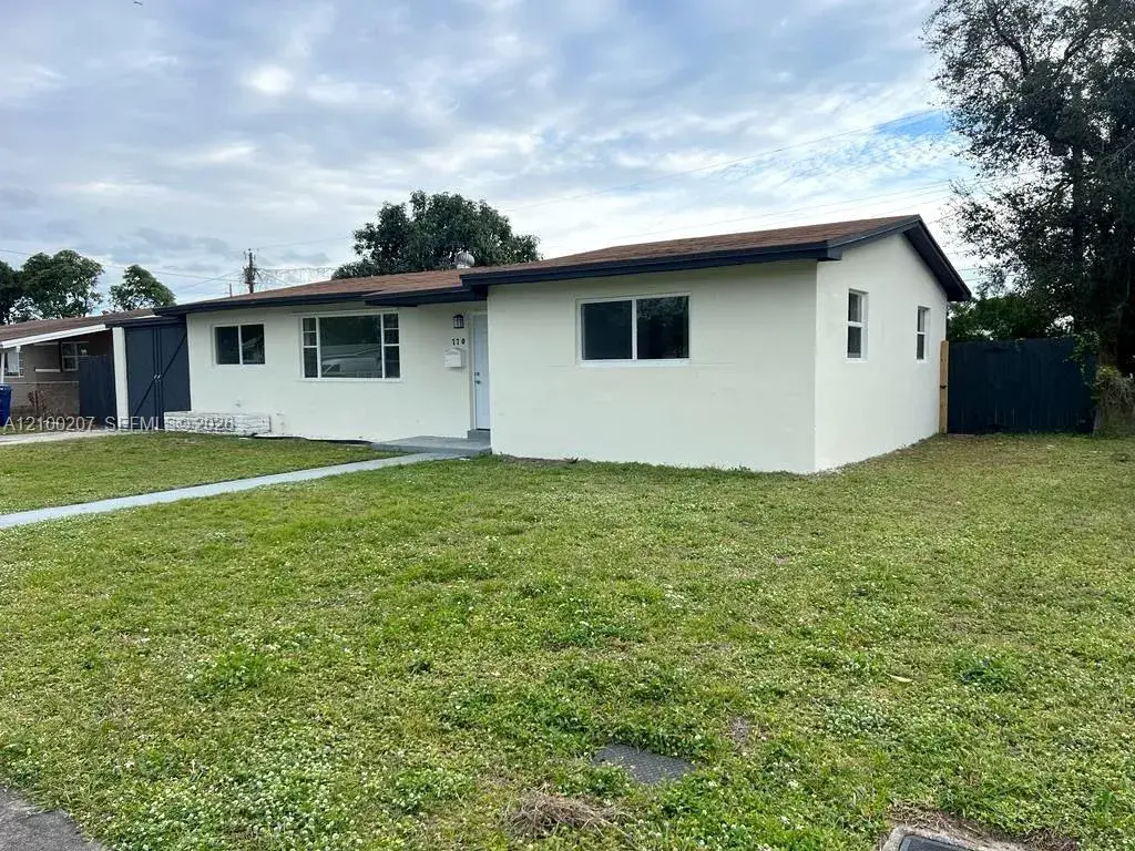 770 NW 179th St, Miami Gardens FL 33169