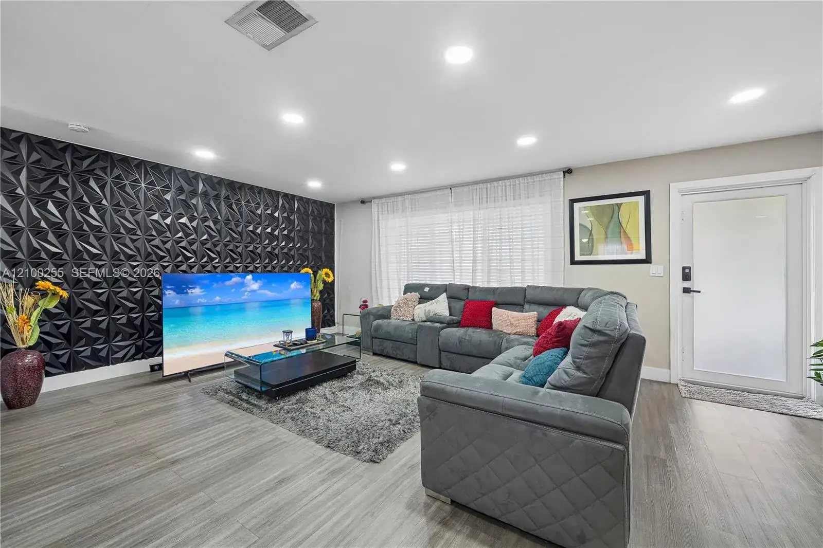 6451 Scott St, Hollywood FL 33024 photo 3