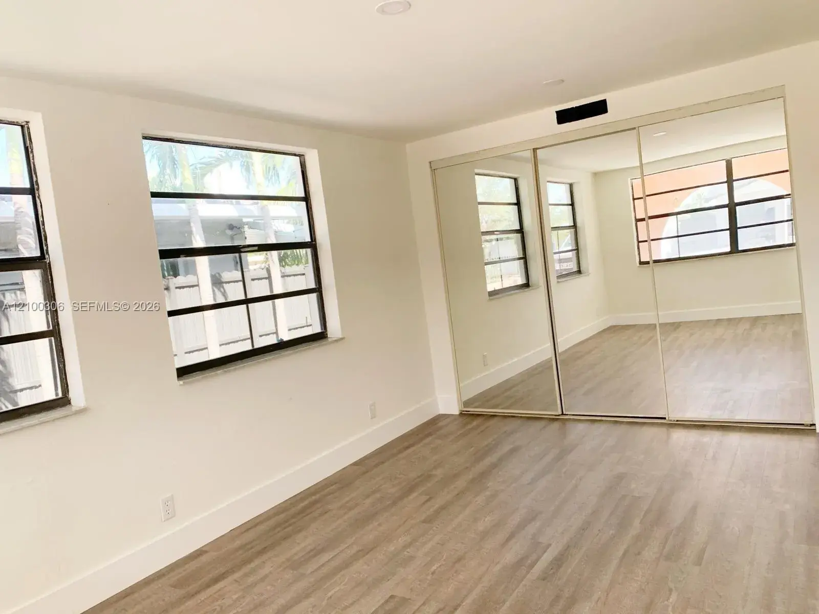 351 W 36th St, Hialeah FL 33012