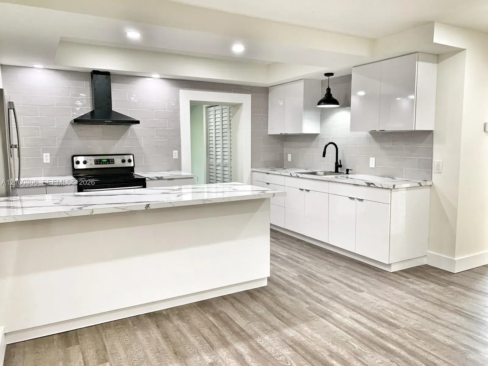 351 W 36th St, Hialeah FL 33012
