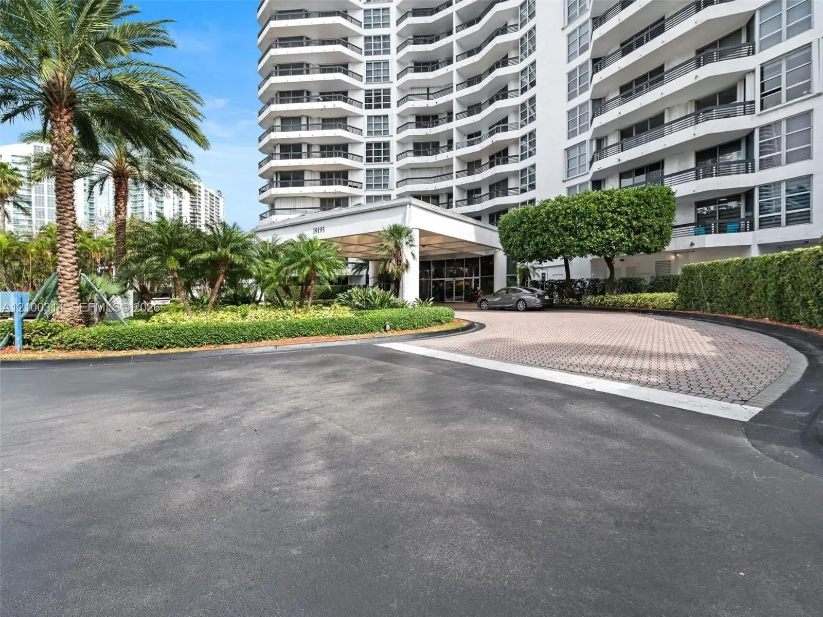 19195 NE 36 CT Mystic Pointe Dr # 1704, Aventura FL 33180