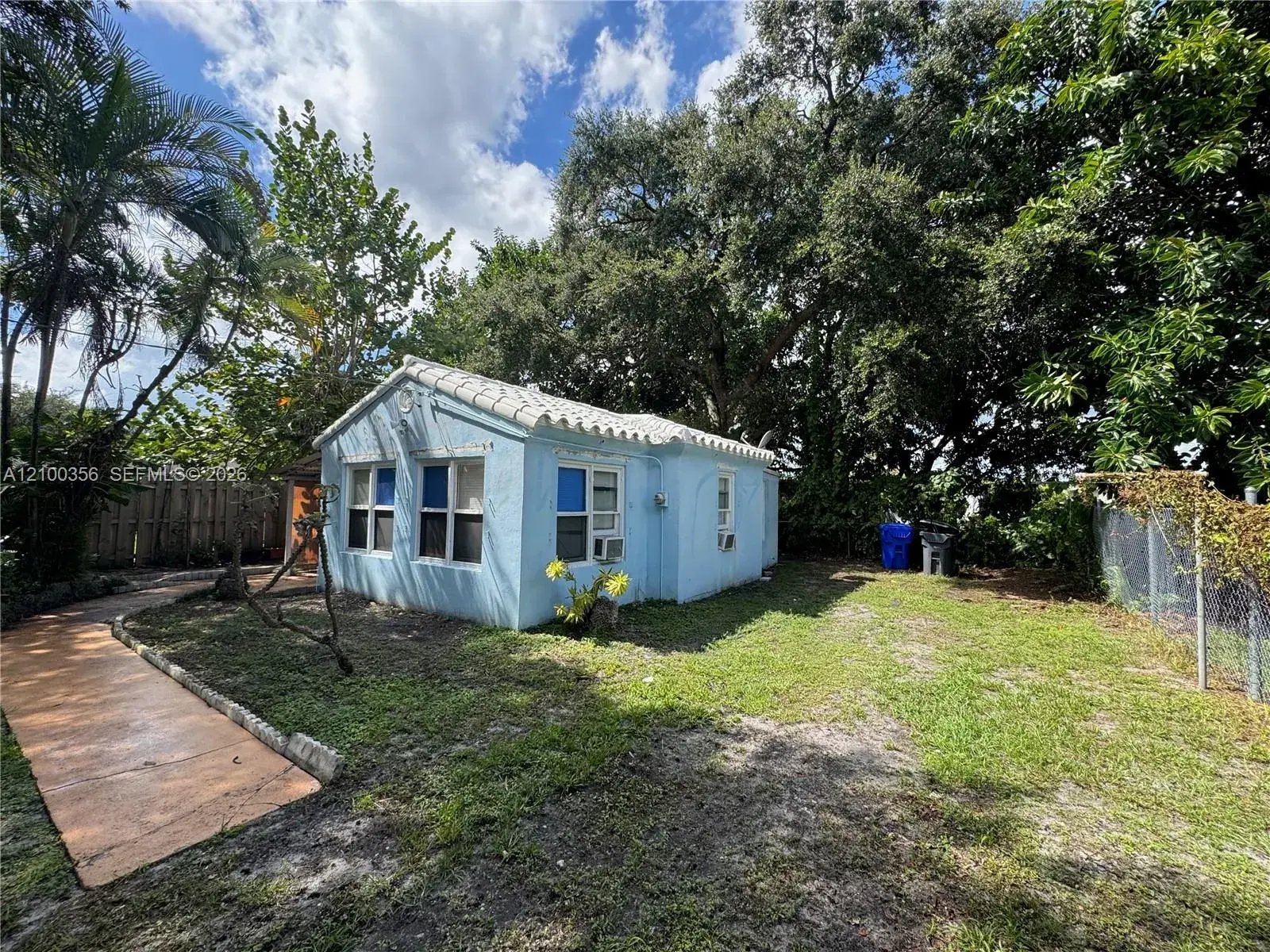 215 Columbus Pkwy, Hollywood FL 33021