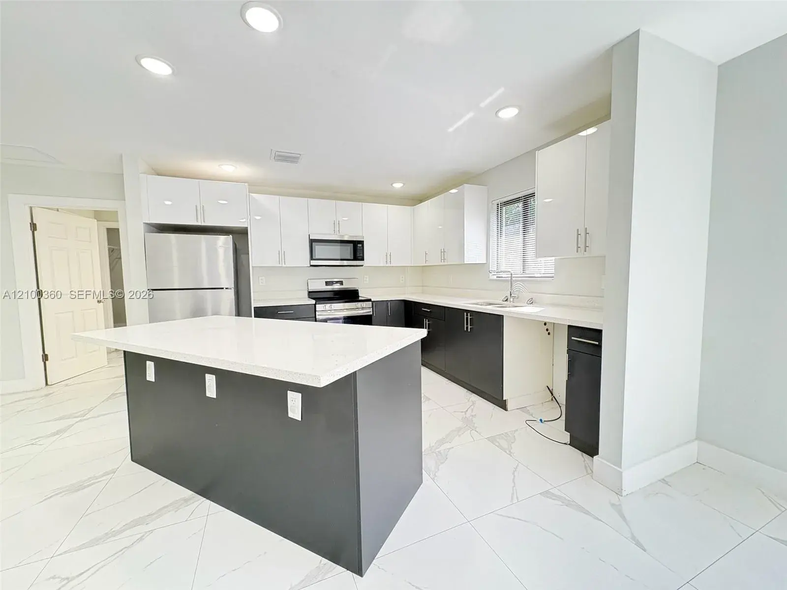 2518 NW 9th Pl, Fort Lauderdale FL 33311