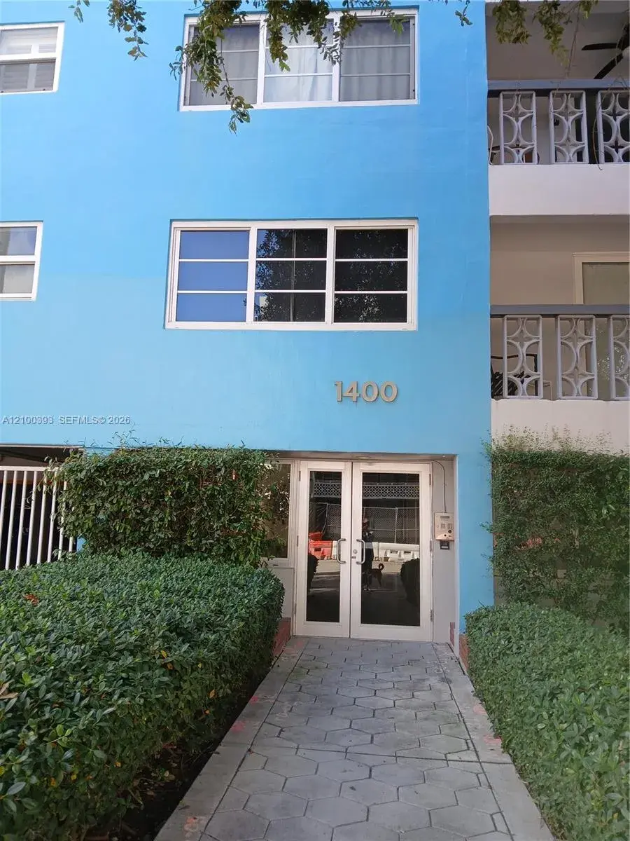 1400 Lincoln Rd # 301, Miami Beach FL 33139