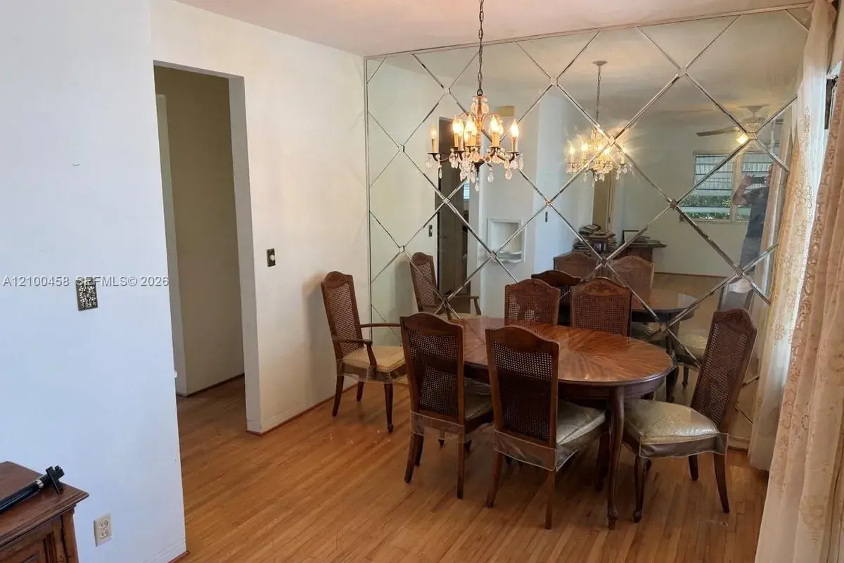 7915 Byron Ave # 4, Miami Beach FL 33141