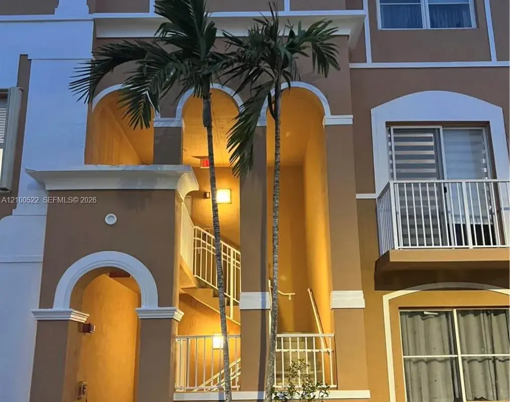 17800 NW 73rd Ave # 21, Hialeah FL 33015