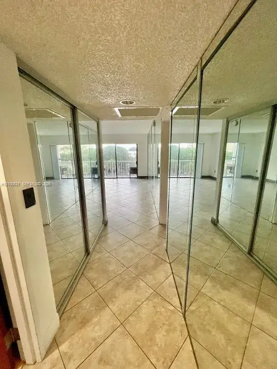 1650 NE 115th St # 402, Miami FL 33181