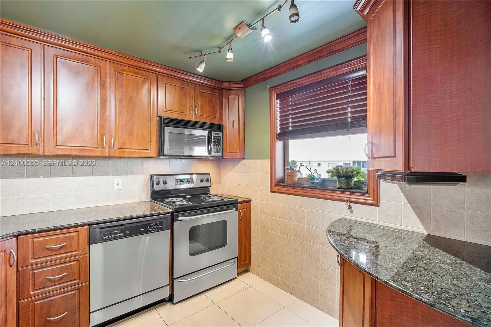 4800 Hillcrest Ln # 504, Hollywood FL 33021