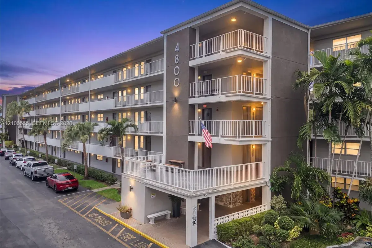 4800 Hillcrest Ln # 504, Hollywood FL 33021