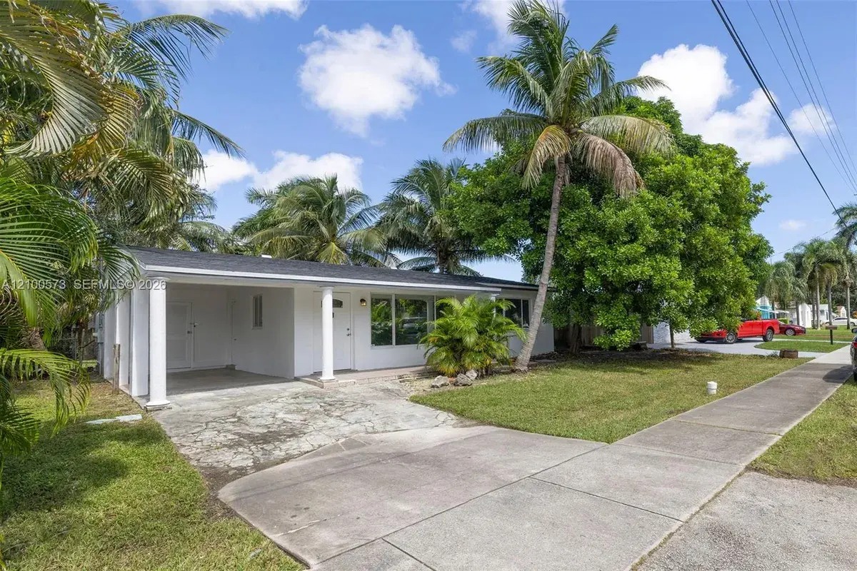 2733 Harding St, Hollywood FL 33020