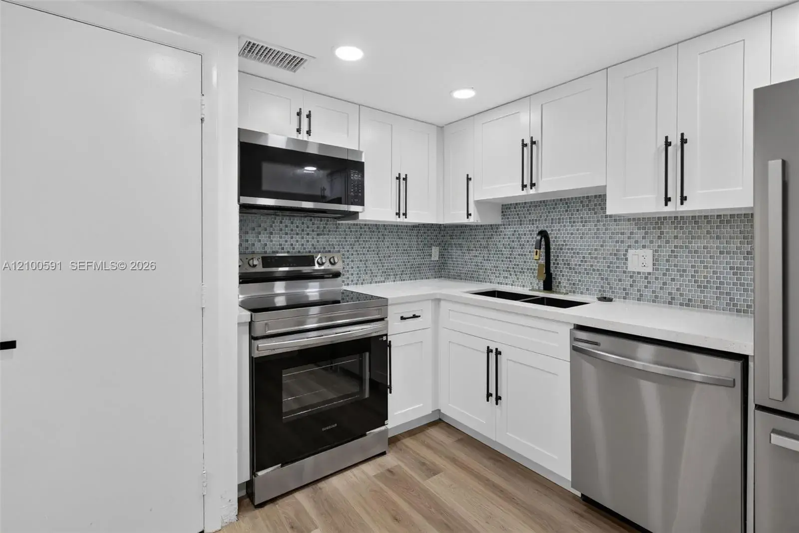 4172 Inverrary Dr # 203, Lauderhill FL 33319
