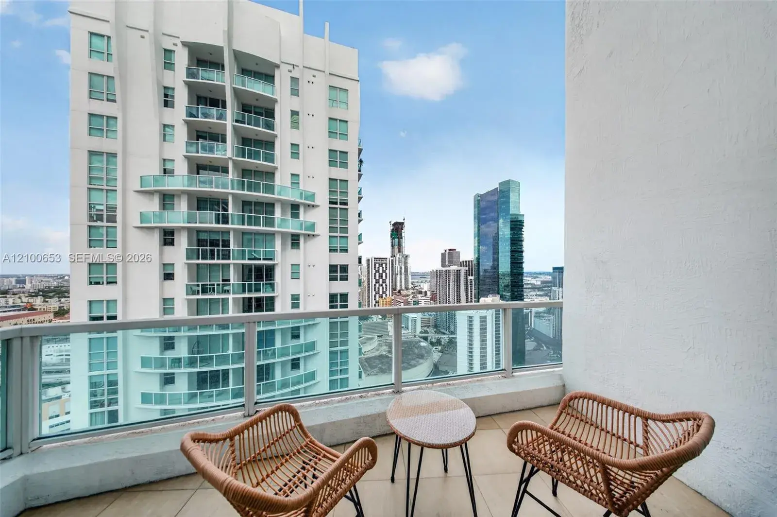 41 SE 5th St # 2011, Miami FL 33131