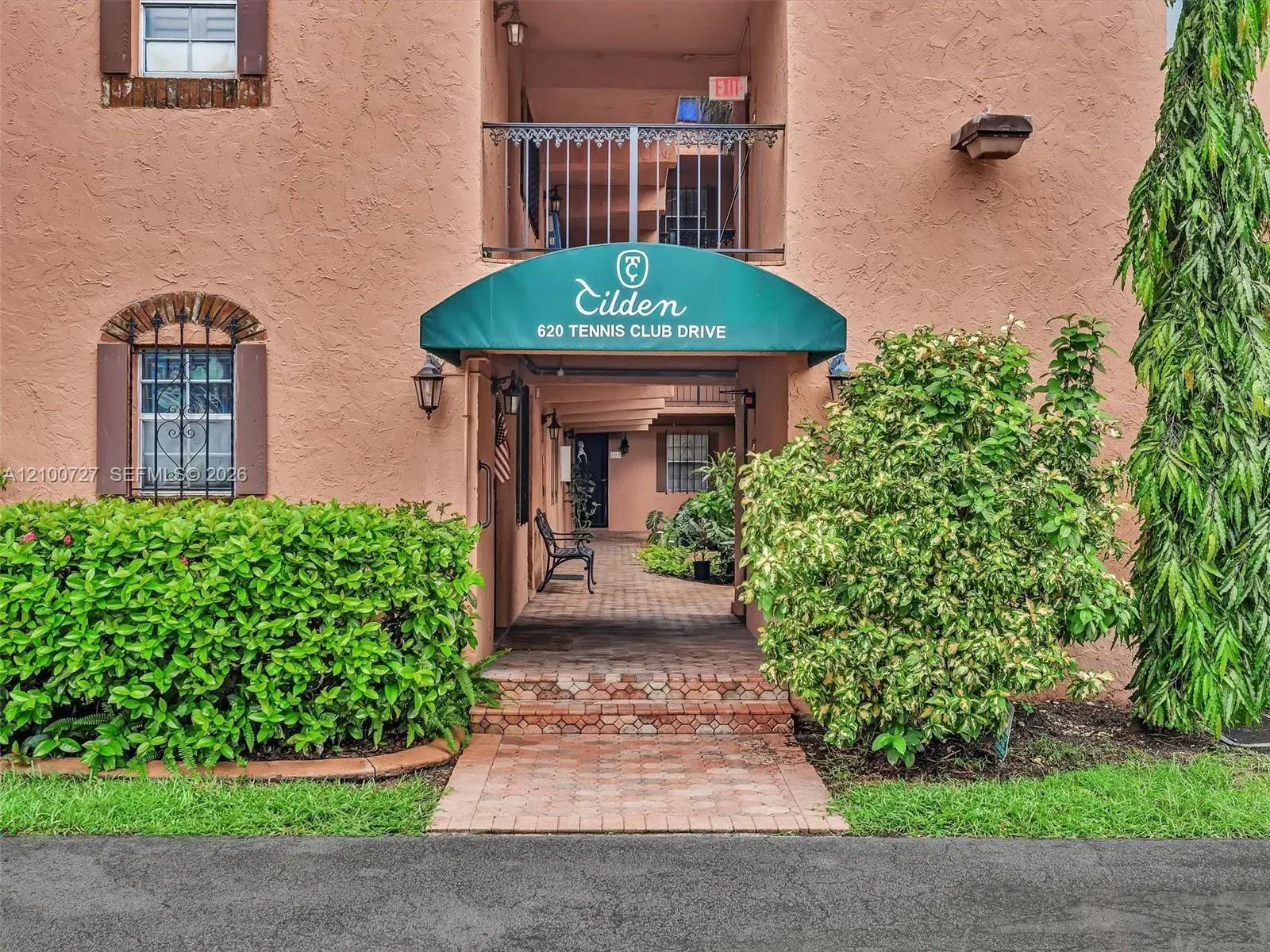 620 Tennis Club Dr # 301, Fort Lauderdale FL 33311