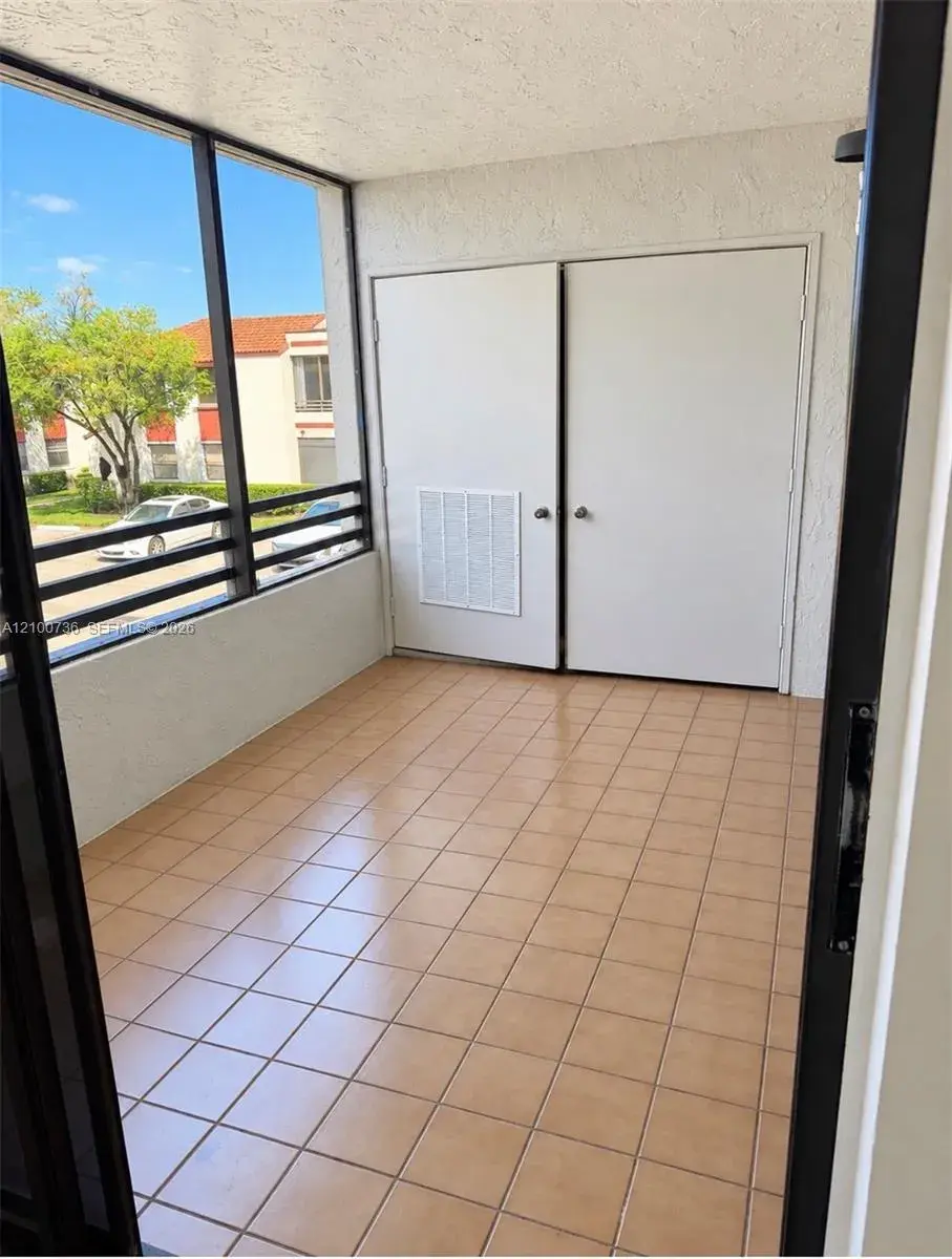 1128 N Hiatus Rd # 1128, Pembroke Pines FL 33026