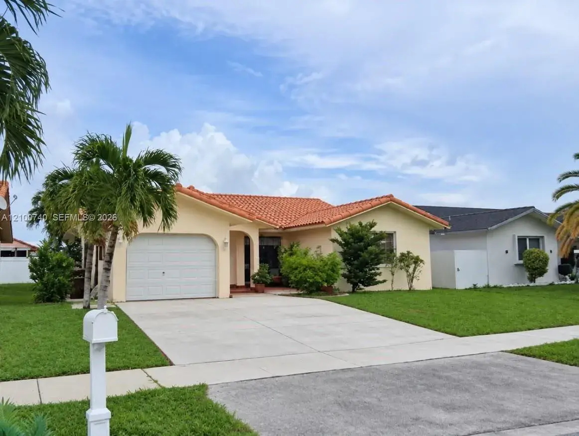 7557 W 4th Ln, Hialeah FL 33014
