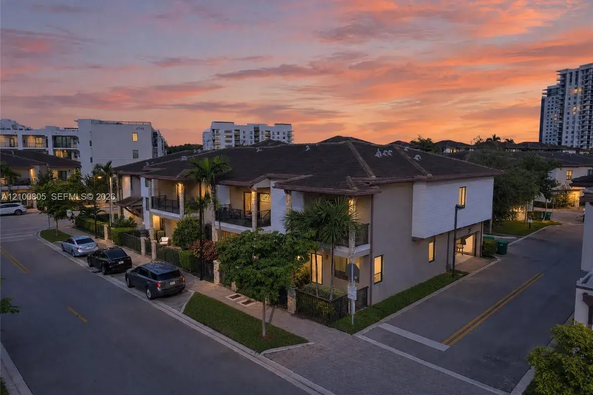 8373 NW 49th St, Doral FL 33166