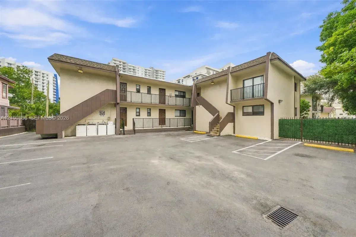 1484 NW 15th Ave, Miami FL 33125