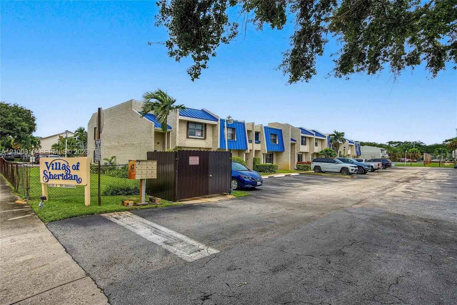 2607 N 40th Ave, Hollywood FL 33021