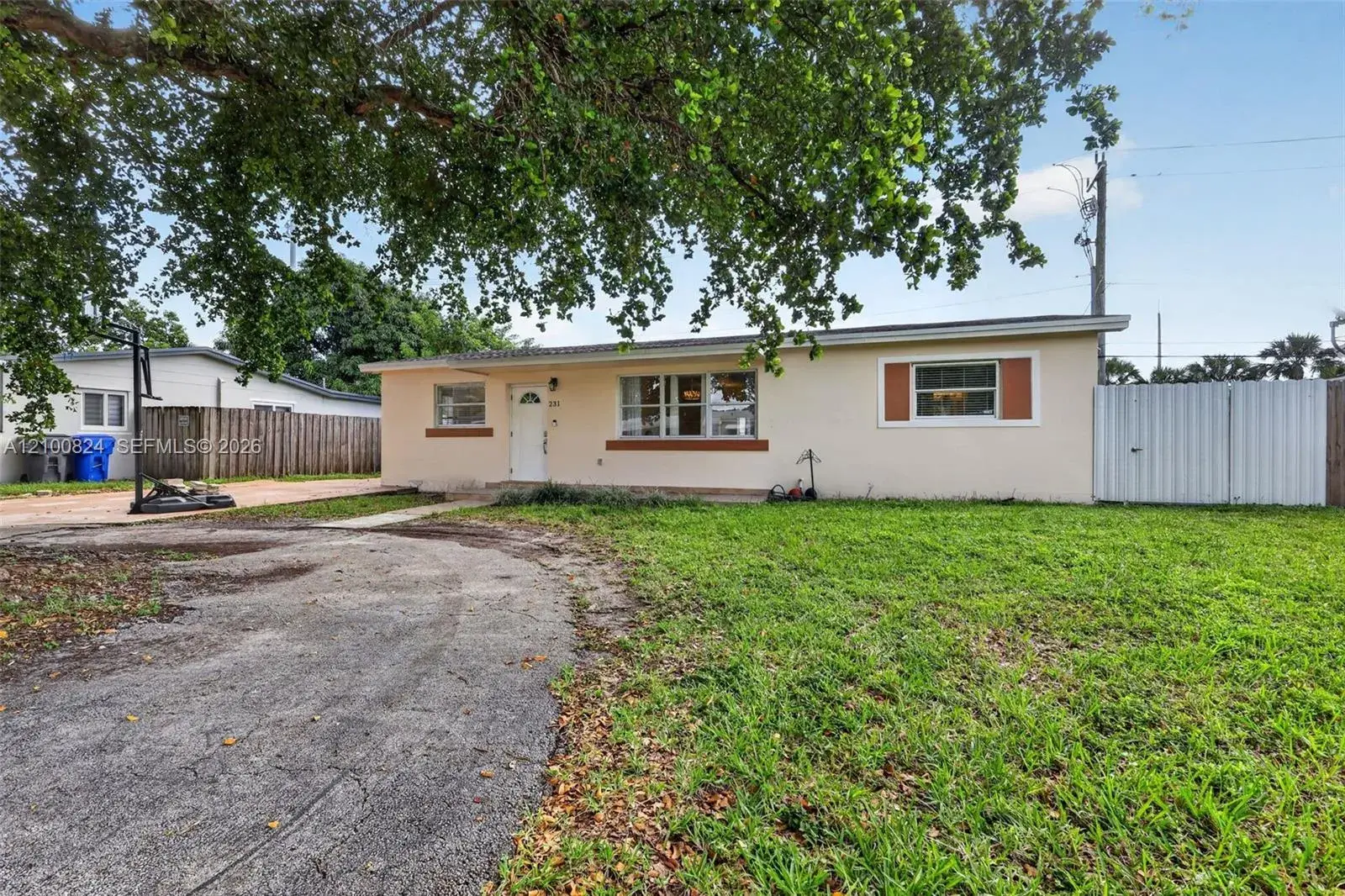 231 N 65th Ter, Hollywood FL 33024