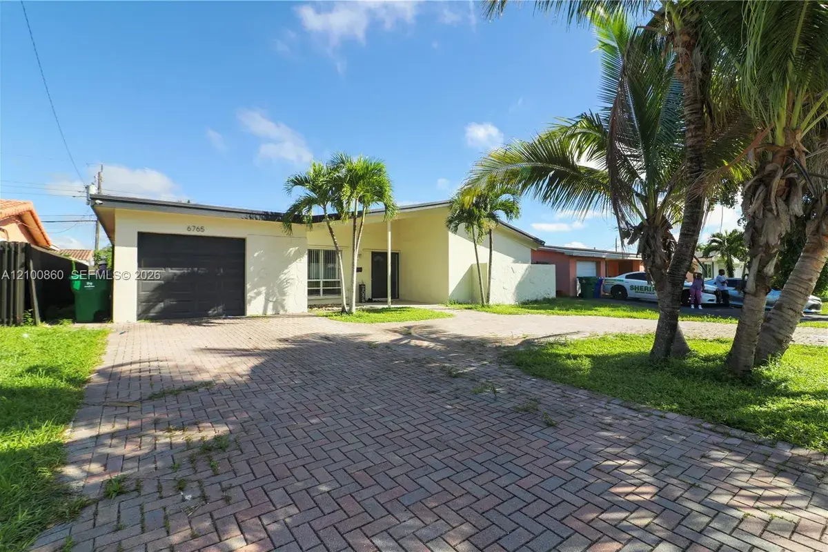 6765 Ixora Dr, Miramar FL 33023