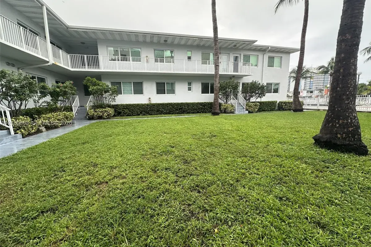 7207 Bay Dr # 13, Miami Beach FL 33141