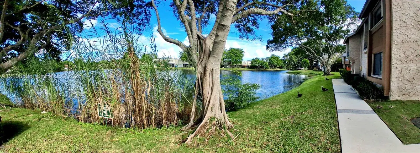 108 Wimbledon Lake Dr, Plantation FL 33324