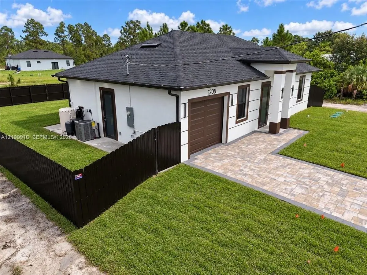 1205 Damen St E, Lehigh Acres FL 33974