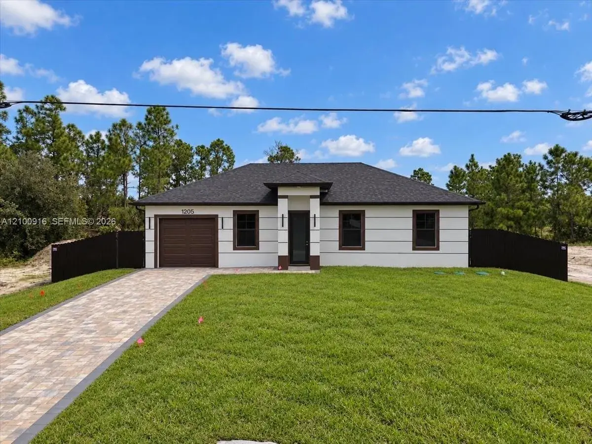 1205 Damen St E, Lehigh Acres FL 33974