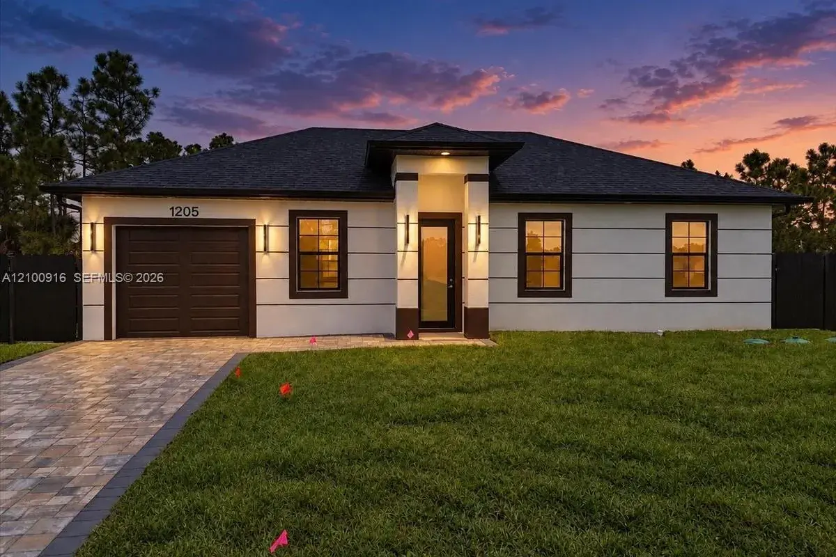 1205 Damen St E, Lehigh Acres FL 33974