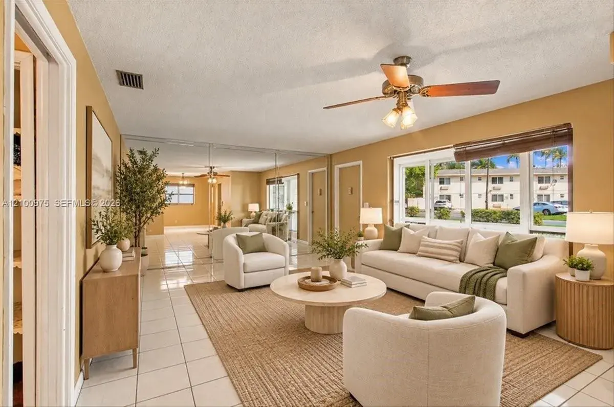 500 S Luna Ct # 3, Hollywood FL 33021
