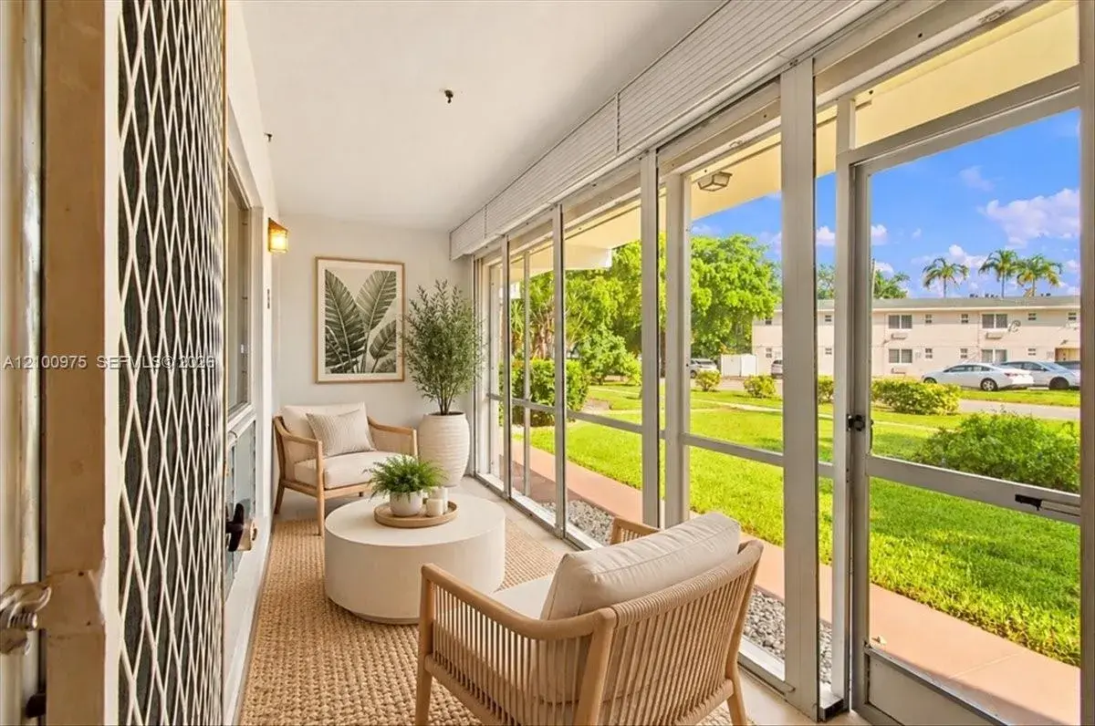 500 S Luna Ct # 3, Hollywood FL 33021