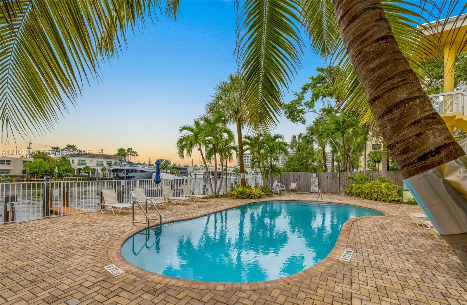 815 Middle River Dr # 311, Fort Lauderdale FL 33304
