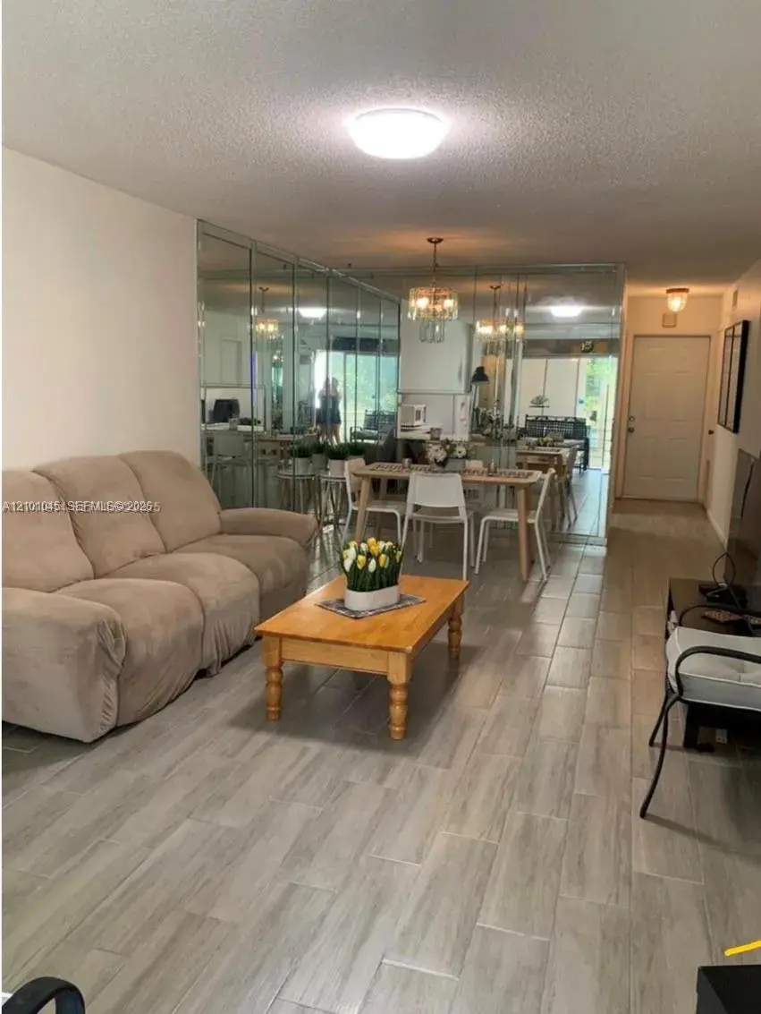 300 Berkley Rd # 312, Hollywood FL 33024